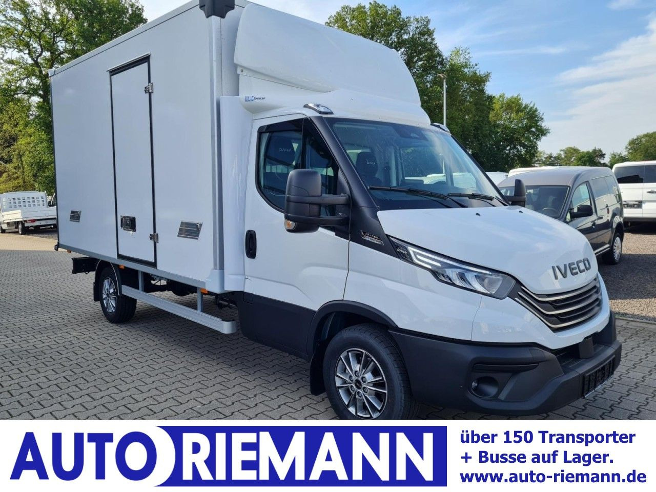 Iveco 35S 18 3.0 Koffer Hi Matic LM KLIMA KAMERA Navig - Closed box van: picture 1 Iveco 35S 18 3.0 Koffer Hi Matic LM KLIMA KAMERA Navig - Closed box van: picture 1