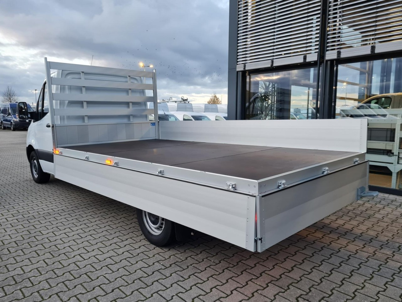 Open body delivery van Mercedes-Benz Sprinter 317 CDI Pritsche L3 lang RWD KLIMA TEMPOMAT: picture 6 Open body delivery van Mercedes-Benz Sprinter 317 CDI Pritsche L3 lang RWD KLIMA TEMPOMAT: picture 6