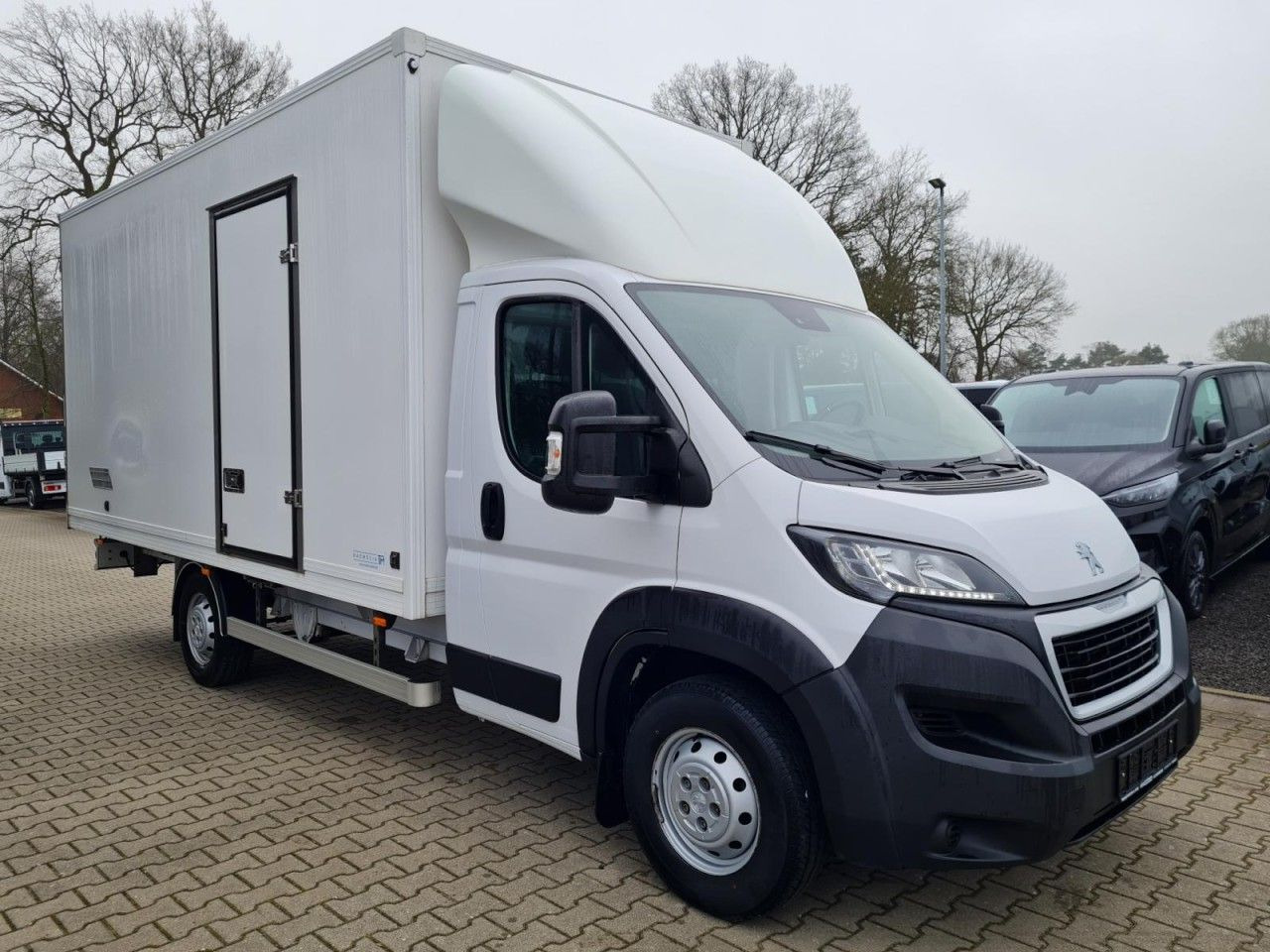 Peugeot Boxer 3.5t Koffer lang L4 ERGO KLIMA KOMFORT TEM - Closed box van: picture 3 Peugeot Boxer 3.5t Koffer lang L4 ERGO KLIMA KOMFORT TEM - Closed box van: picture 3