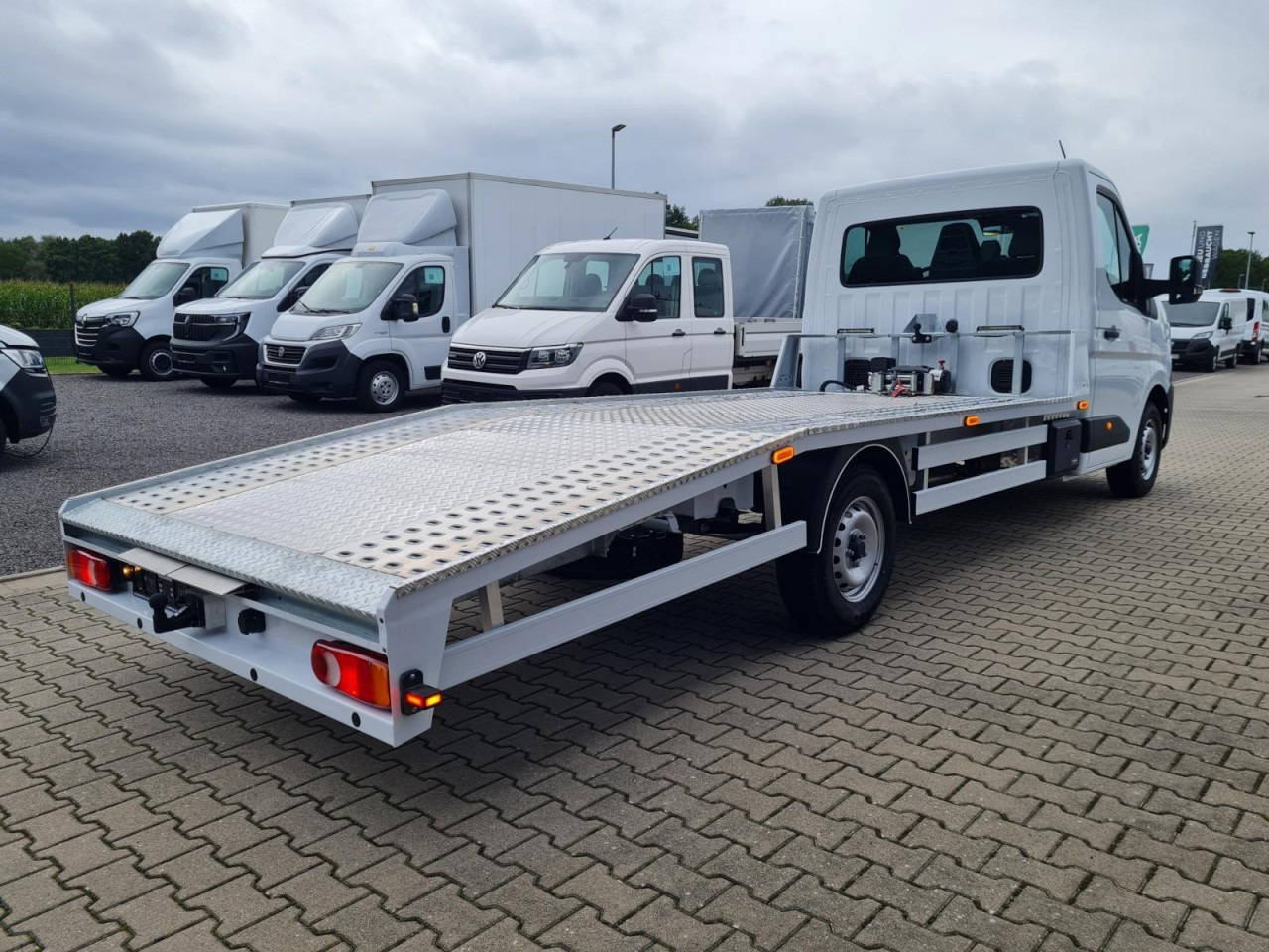 Renault Master 35 Autotransporter SEILW. AHK Automatik - Autotransporter truck: picture 4 Renault Master 35 Autotransporter SEILW. AHK Automatik - Autotransporter truck: picture 4