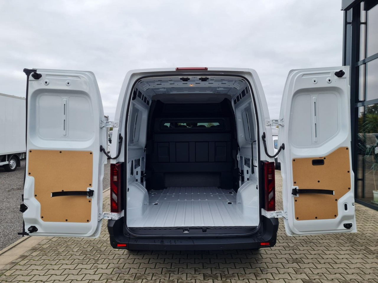 Renault Master 35 Kasten dCi Doka L3H2 KLIMA TEMPOMAT - Combi van: picture 5 Renault Master 35 Kasten dCi Doka L3H2 KLIMA TEMPOMAT - Combi van: picture 5
