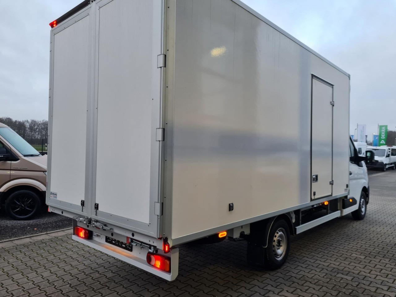 Renault Master 35 Möbel Koffer KLIMA Automatik 10 Pal. - Closed box van: picture 4 Renault Master 35 Möbel Koffer KLIMA Automatik 10 Pal. - Closed box van: picture 4