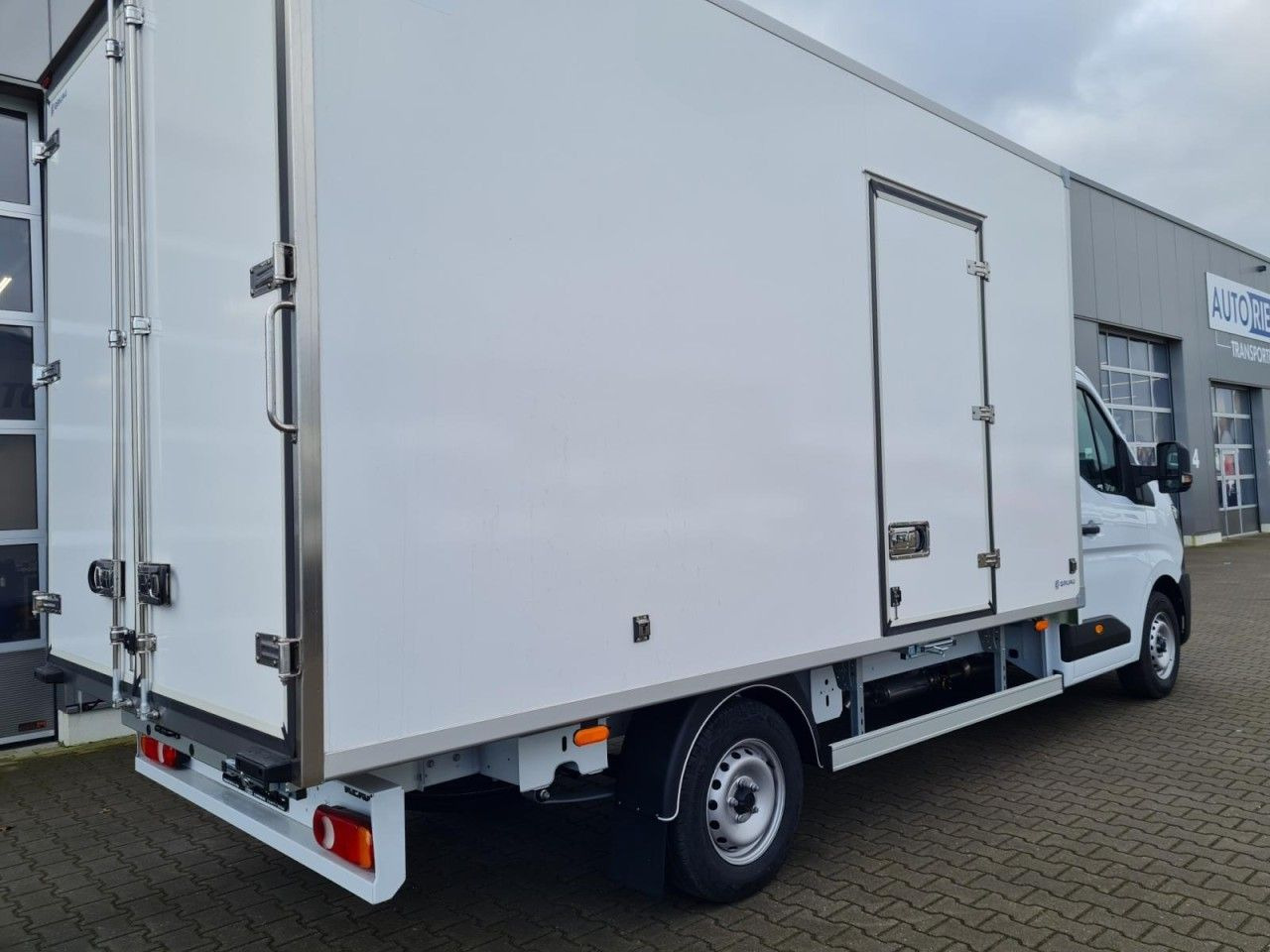 Renault Master 35 New Möbel Koffer KLIMA KAMERA TEMPOMAT - Closed box van: picture 5 Renault Master 35 New Möbel Koffer KLIMA KAMERA TEMPOMAT - Closed box van: picture 5