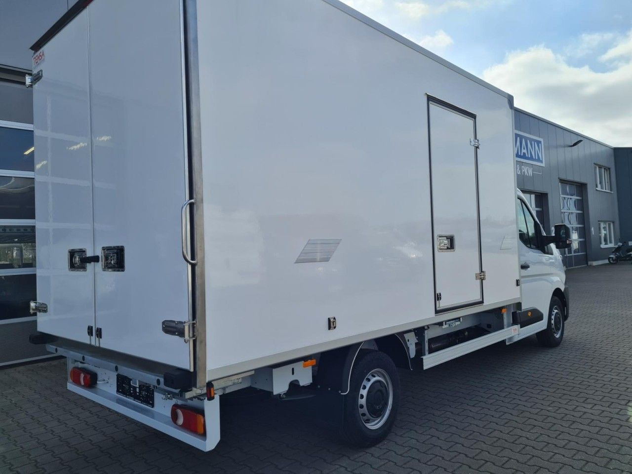Renault Master 35 New Möbel Koffer KLIMA KOMFORT TEMPOMA - Closed box van: picture 4 Renault Master 35 New Möbel Koffer KLIMA KOMFORT TEMPOMA - Closed box van: picture 4
