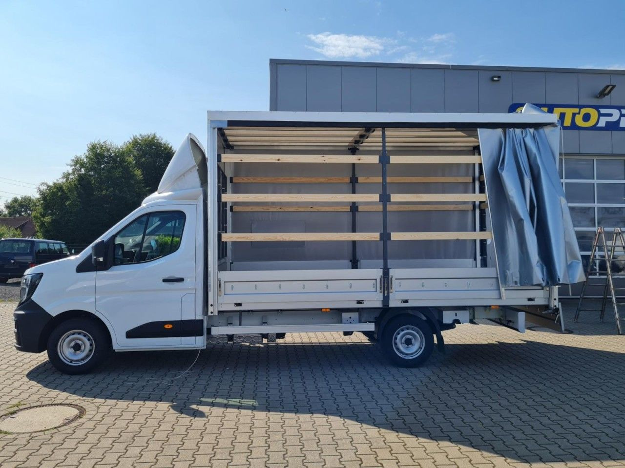 Renault Master 35 Pritsche Schiebe Plane dCi 170 - Curtain side van: picture 2 Renault Master 35 Pritsche Schiebe Plane dCi 170 - Curtain side van: picture 2
