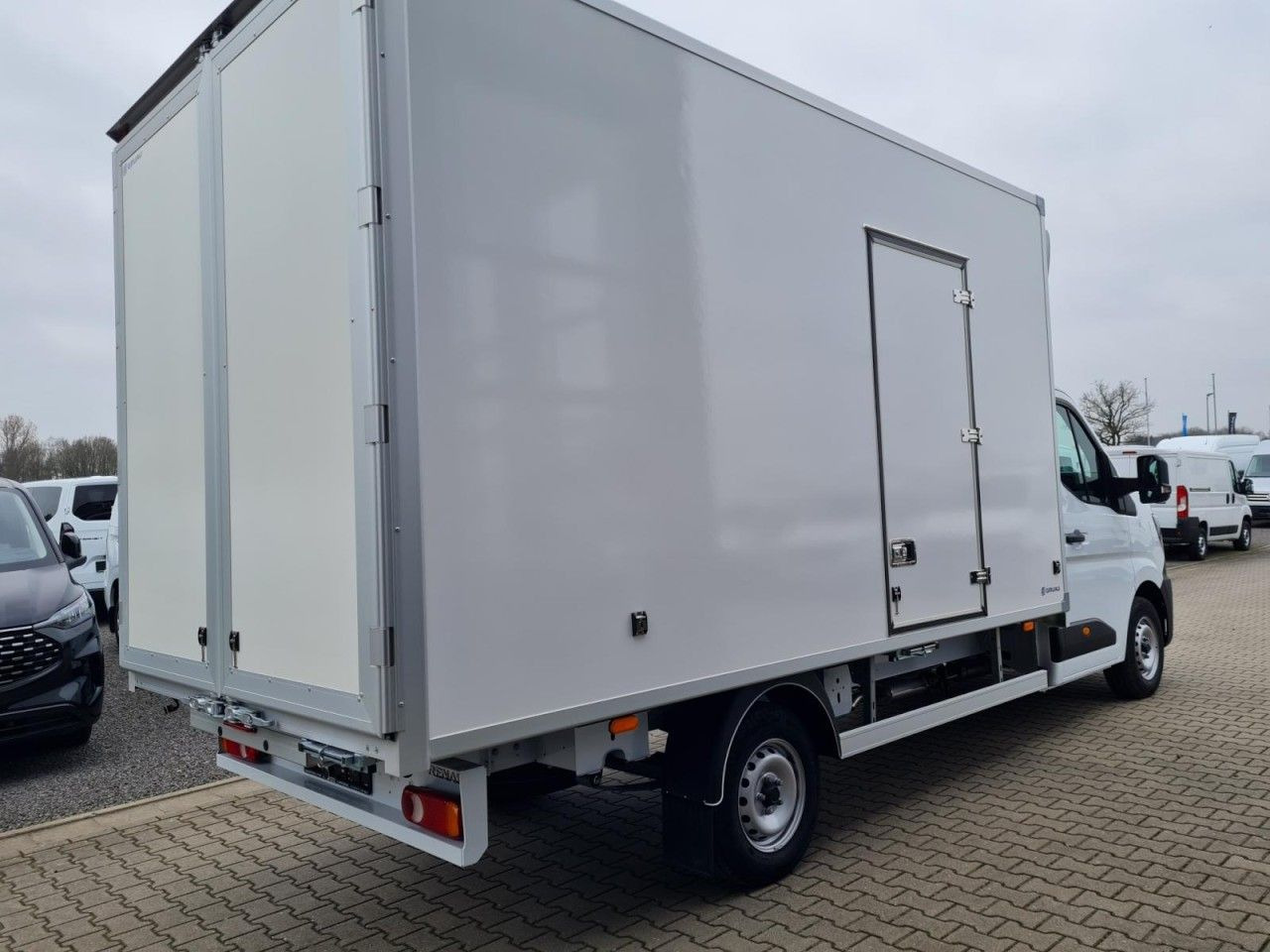 Renault New Master 35 Möbel Koffer KLIMA LUFTFEDER TEMPO - Closed box van: picture 4 Renault New Master 35 Möbel Koffer KLIMA LUFTFEDER TEMPO - Closed box van: picture 4