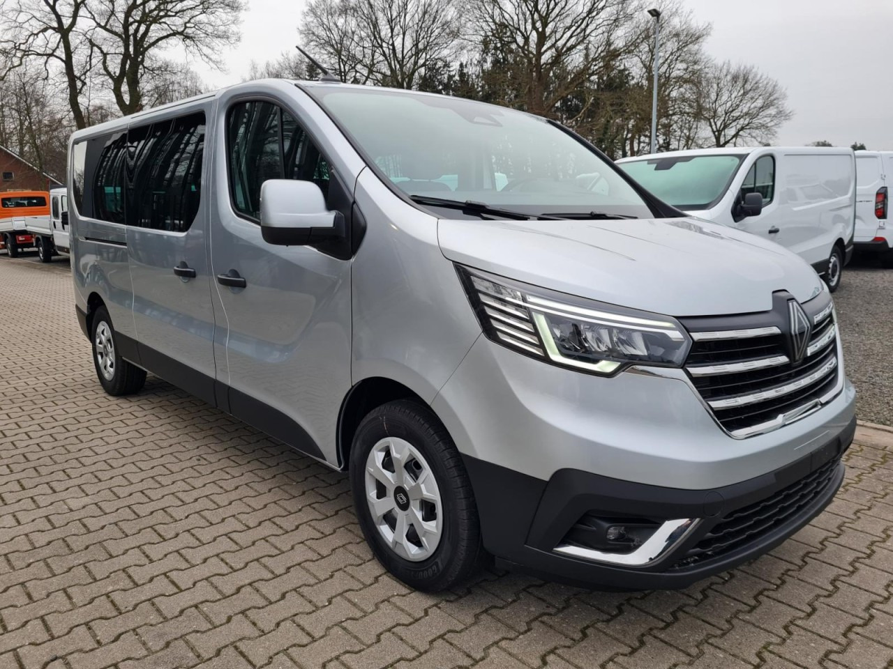 Renault Trafic Kombi 9-Sitze L2 Grand Equilibre KLIMA TEMPOMAT - Combi van: picture 3 Renault Trafic Kombi 9-Sitze L2 Grand Equilibre KLIMA TEMPOMAT - Combi van: picture 3