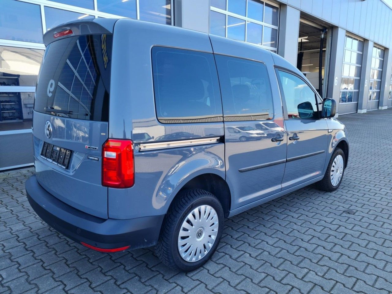 Volkswagen Caddy 4Motion TDi Kombi 5-Sitze REGALSYSTEM TEMP - Car: picture 5 Volkswagen Caddy 4Motion TDi Kombi 5-Sitze REGALSYSTEM TEMP - Car: picture 5