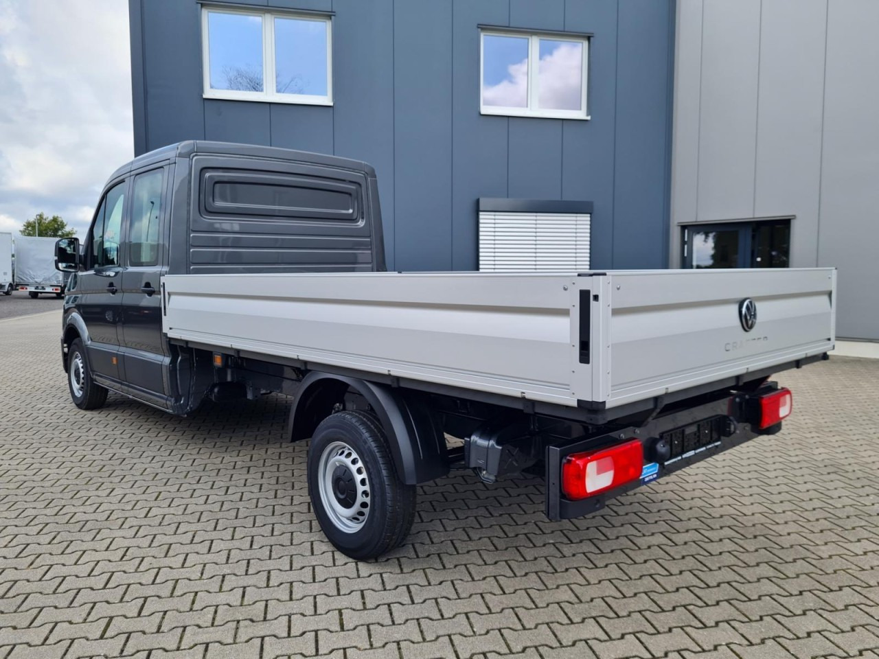 Volkswagen Crafter 35 Doka 7-Sitze MAXI L4 KLIMA TEMPOMAT - Open body delivery van, Combi van: picture 4 Volkswagen Crafter 35 Doka 7-Sitze MAXI L4 KLIMA TEMPOMAT - Open body delivery van, Combi van: picture 4