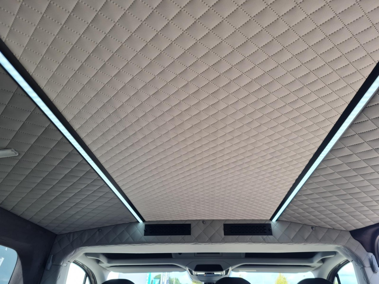 Volkswagen Crafter 35 / TGE 3.180 Kombi 9 Sitze LEDER Sonderumbau leasing Volkswagen Crafter 35 / TGE 3.180 Kombi 9 Sitze LEDER Sonderumbau: picture 19