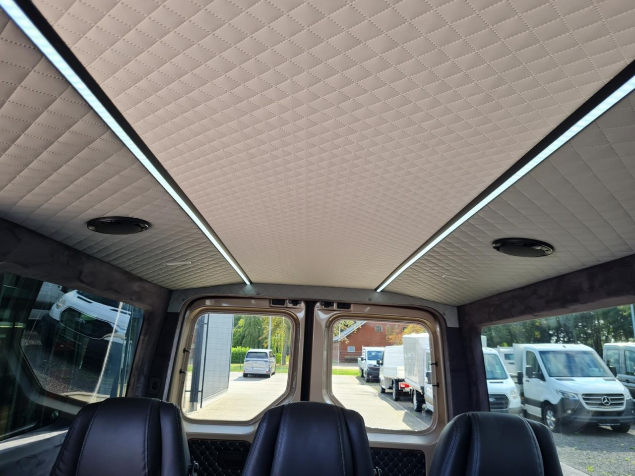 Volkswagen Crafter 35 / TGE 3.180 Kombi 9 Sitze LEDER Sonderumbau leasing Volkswagen Crafter 35 / TGE 3.180 Kombi 9 Sitze LEDER Sonderumbau: picture 18