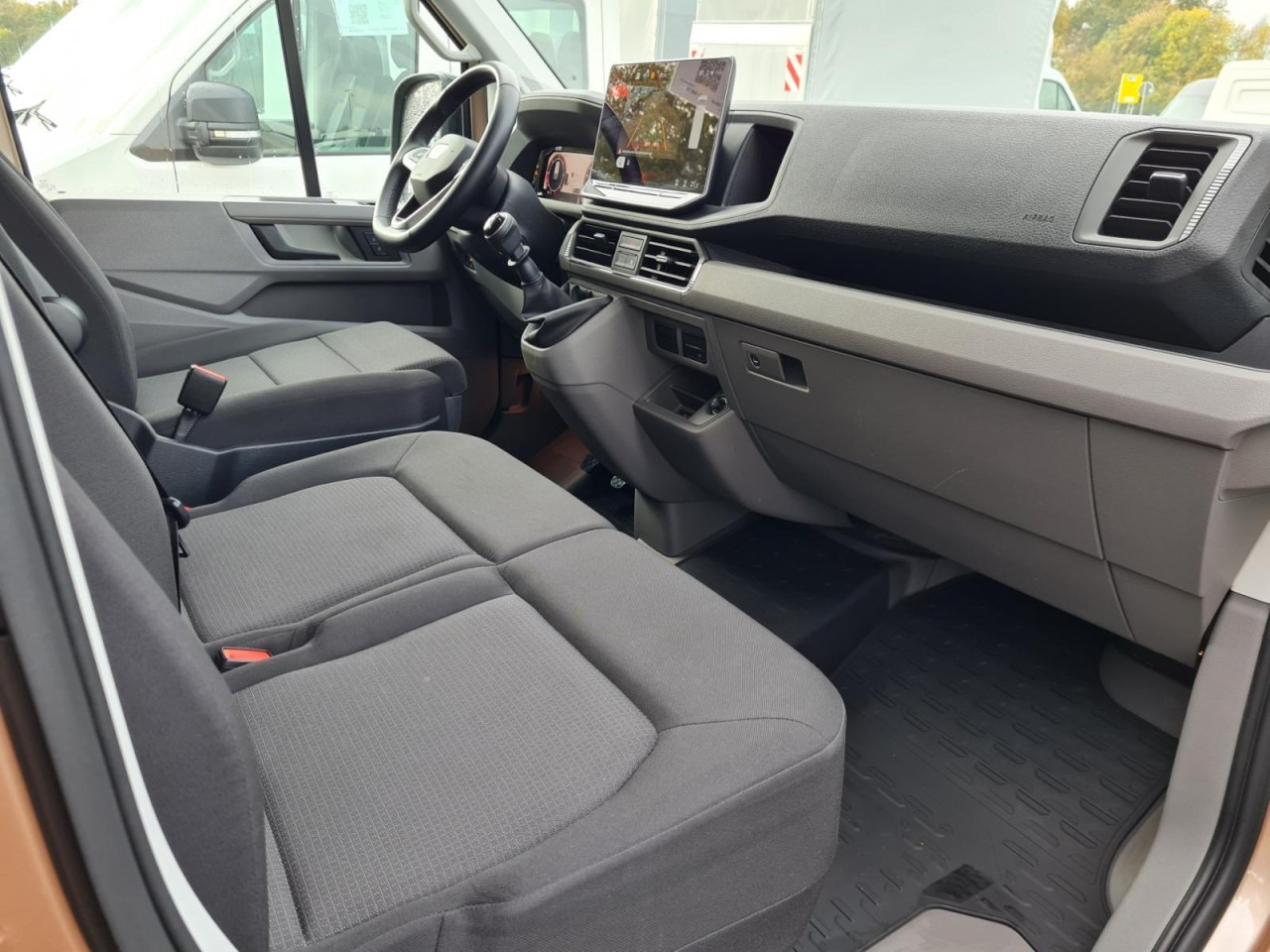 Volkswagen Crafter 35 / TGE 3.180 Kombi 9 Sitze LEDER Sonderumbau leasing Volkswagen Crafter 35 / TGE 3.180 Kombi 9 Sitze LEDER Sonderumbau: picture 13