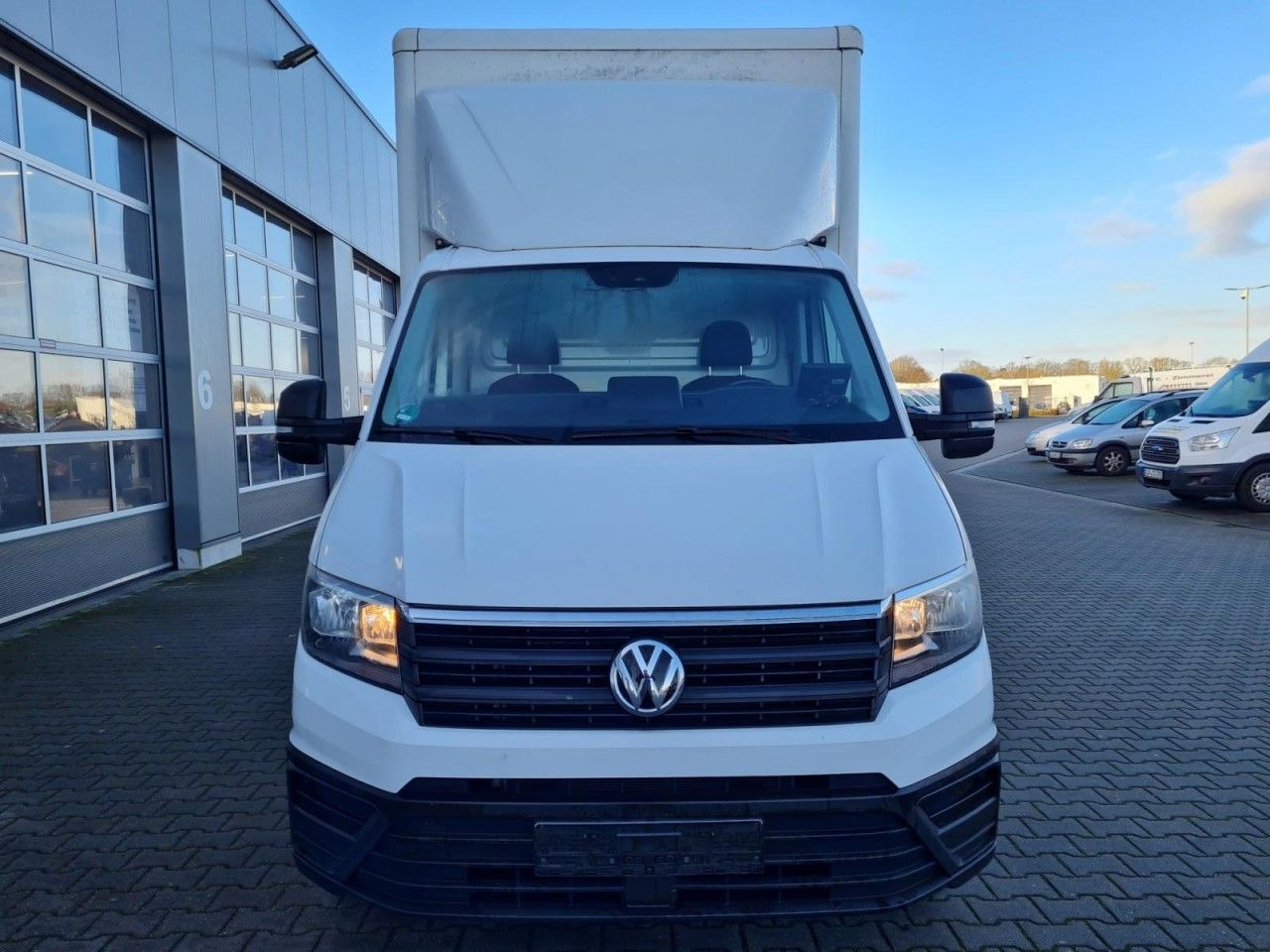 Volkswagen Crafter 50 Koffer hoch 2.0 TDI LBW KLIMA KAMERA - Closed box van: picture 2 Volkswagen Crafter 50 Koffer hoch 2.0 TDI LBW KLIMA KAMERA - Closed box van: picture 2