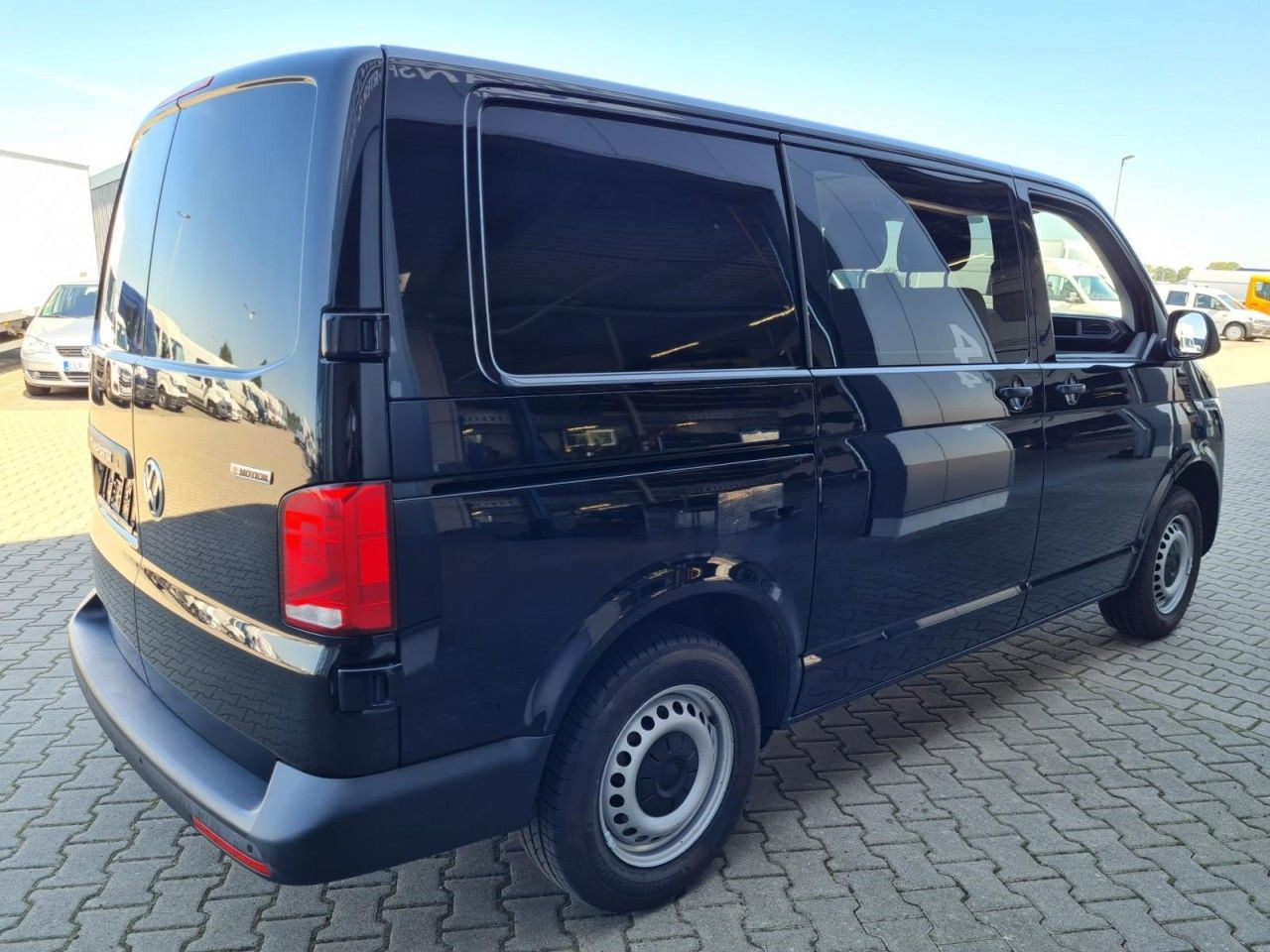 Volkswagen T6.1 Kombi TDI 4Motion 6 Sitzer AHK 2 Schiebetür - Passenger van: picture 5 Volkswagen T6.1 Kombi TDI 4Motion 6 Sitzer AHK 2 Schiebetür - Passenger van: picture 5