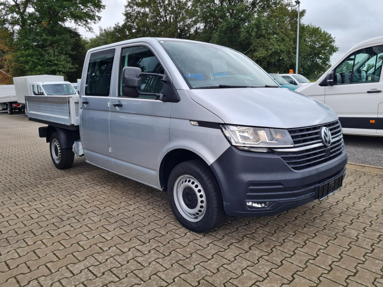 Volkswagen T6.1 Pritsche LR Doka 6-Sitze KLIMA - Open body delivery van, Combi van: picture 3 Volkswagen T6.1 Pritsche LR Doka 6-Sitze KLIMA - Open body delivery van, Combi van: picture 3