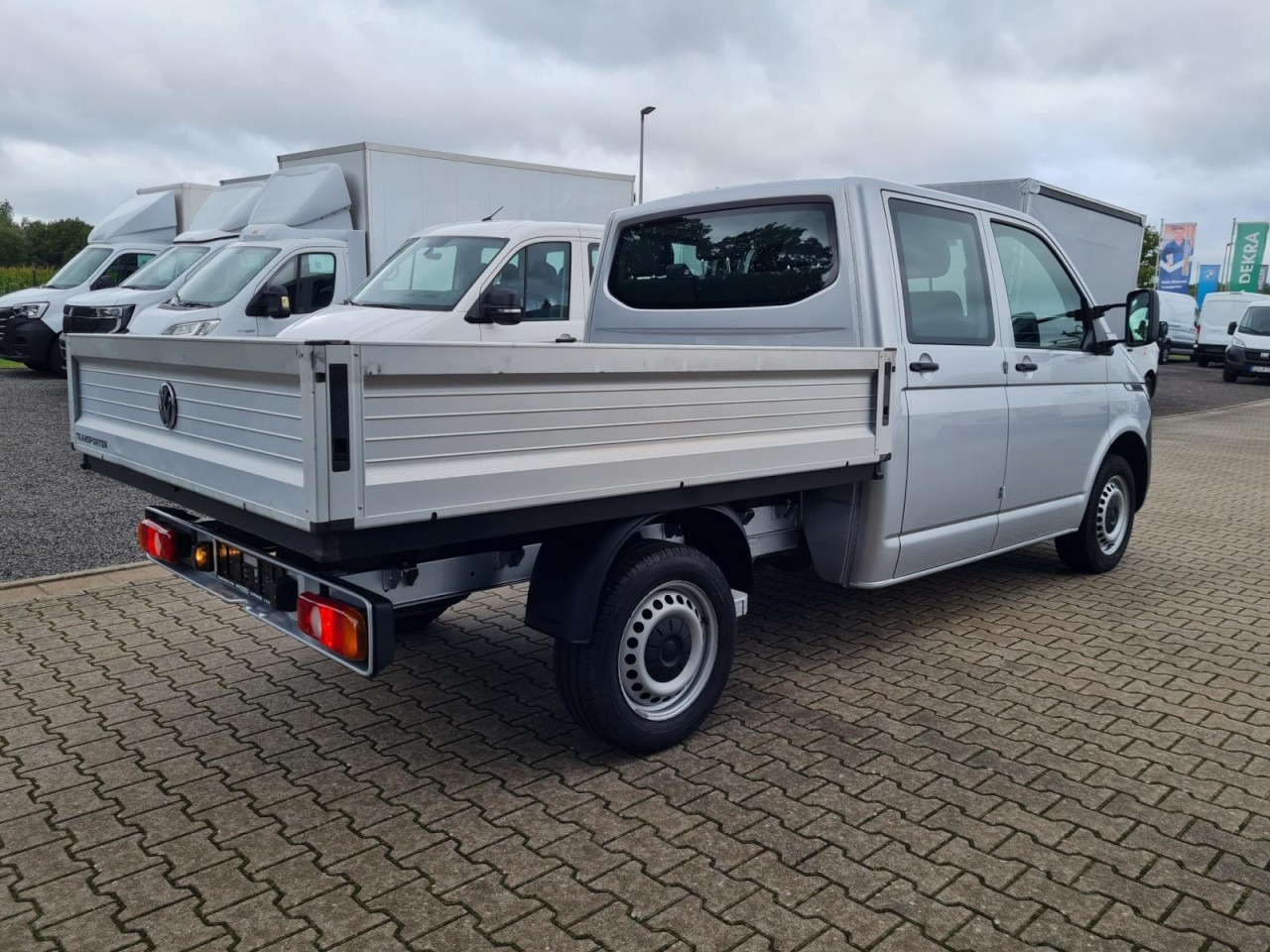 Volkswagen T6.1 Pritsche LR Doka 6-Sitze KLIMA - Open body delivery van, Combi van: picture 4 Volkswagen T6.1 Pritsche LR Doka 6-Sitze KLIMA - Open body delivery van, Combi van: picture 4
