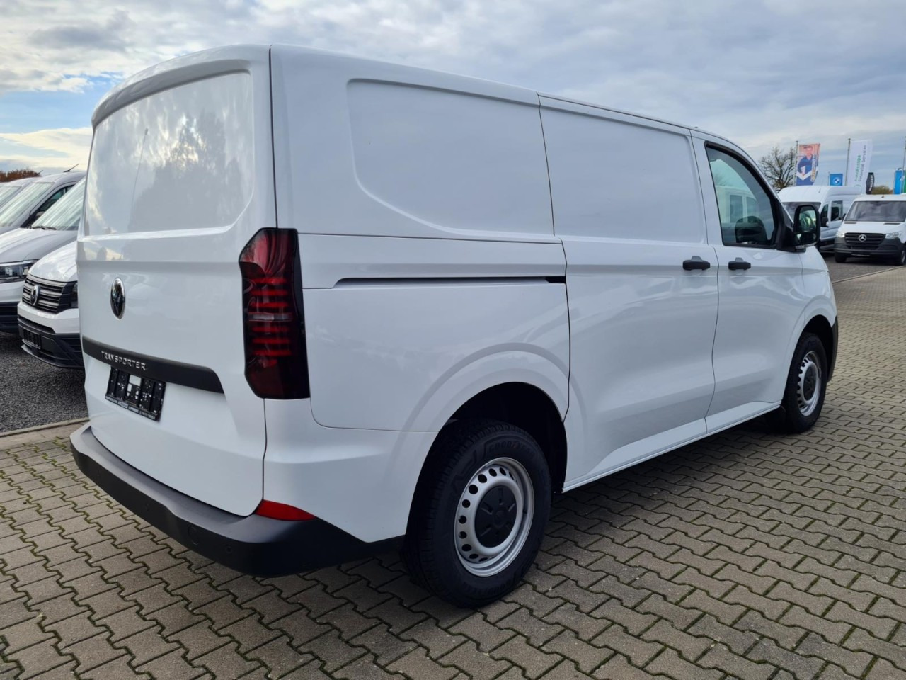 Volkswagen T7 Transporter Kasten Tdi KR Heckklappe PDC KLIMA - Small van: picture 4 Volkswagen T7 Transporter Kasten Tdi KR Heckklappe PDC KLIMA - Small van: picture 4