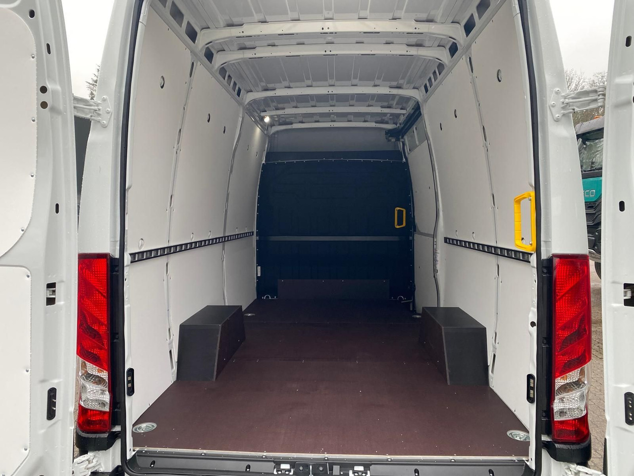 Iveco 35S16H3.0A8V mit ASC Ausbau *Klima*Radio*Kamera* - Panel van: picture 5 Iveco 35S16H3.0A8V mit ASC Ausbau *Klima*Radio*Kamera* - Panel van: picture 5