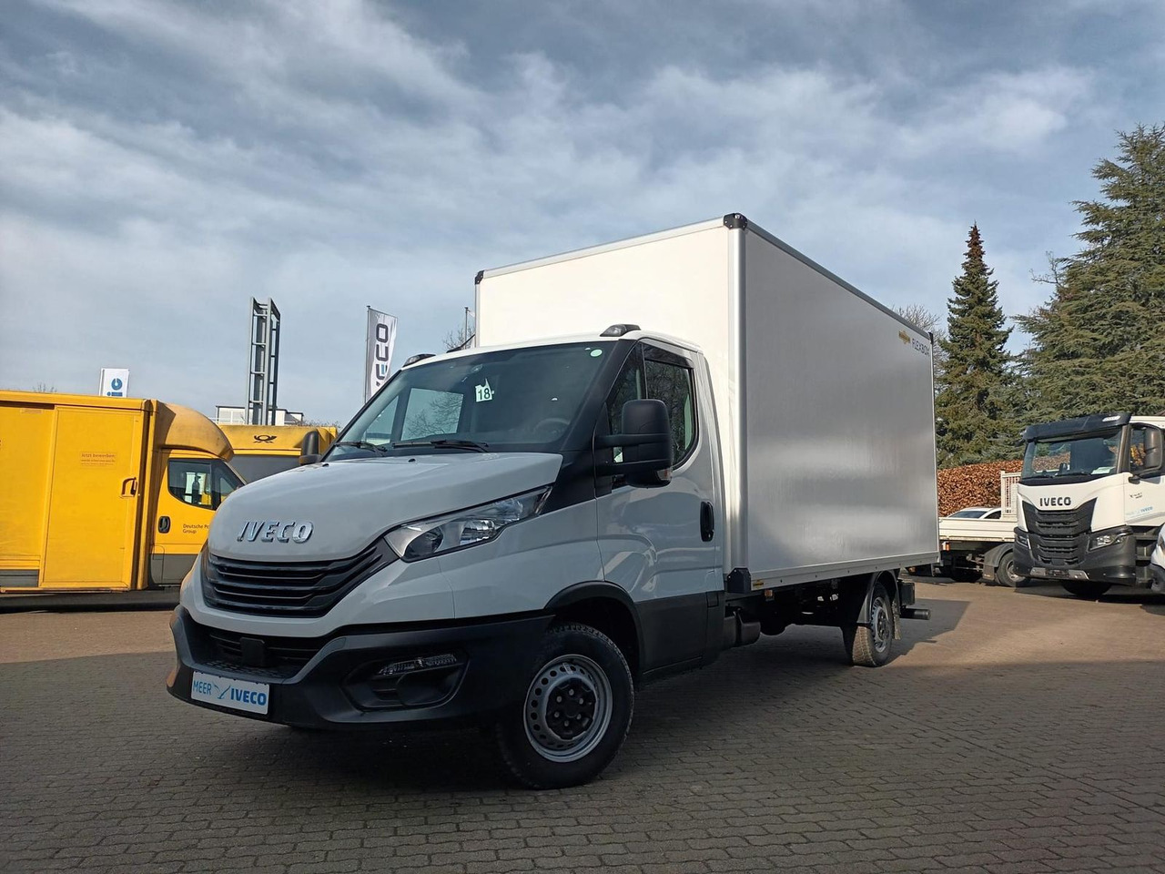Iveco Daily 35S14HE Koffer LBW, Rückfahrkamera 2x a... - Closed box van: picture 1 Iveco Daily 35S14HE Koffer LBW, Rückfahrkamera 2x a... - Closed box van: picture 1
