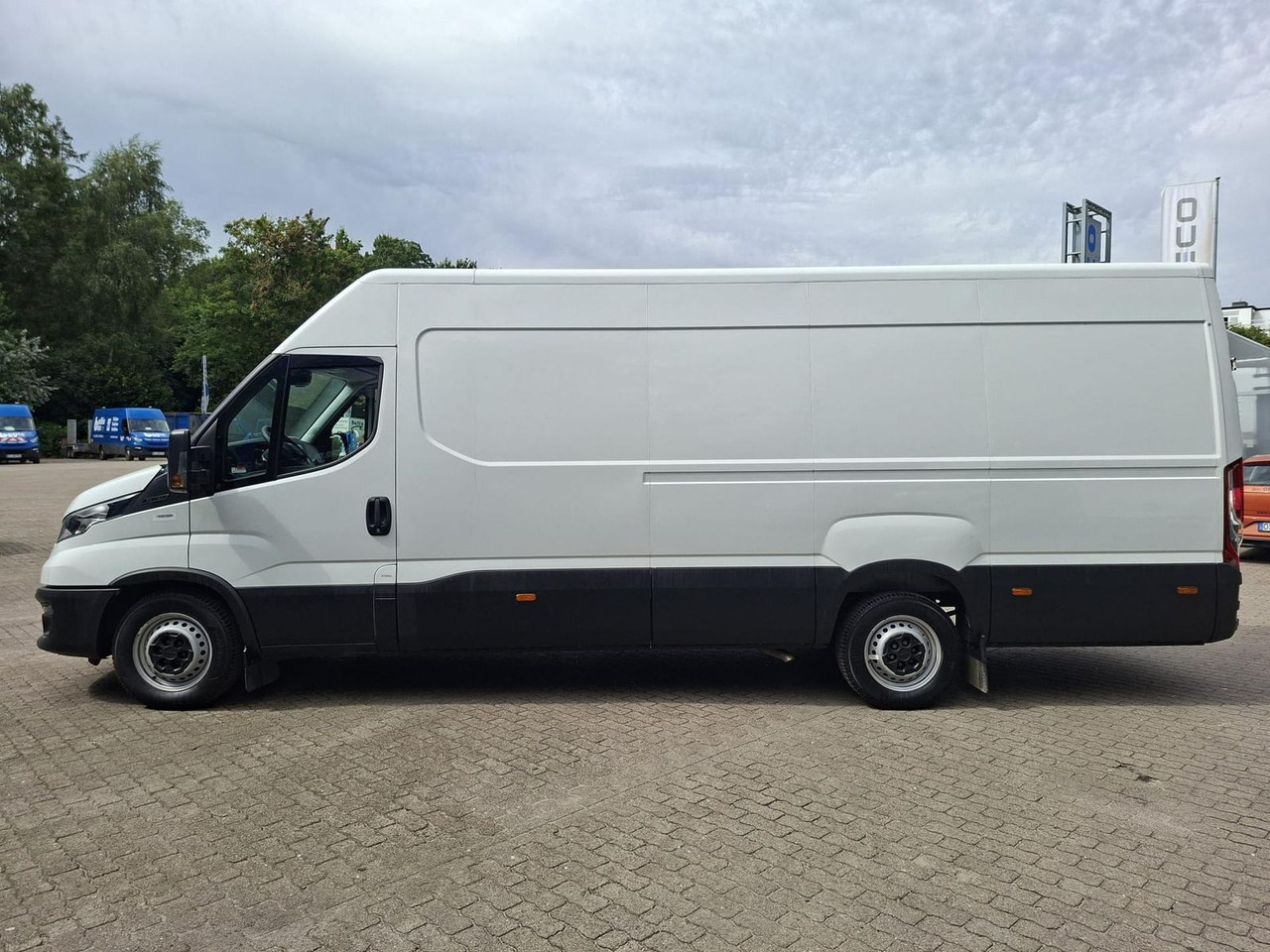 Iveco Daily 35S16A8V KLIMA*RADIO* - Panel van: picture 2 Iveco Daily 35S16A8V KLIMA*RADIO* - Panel van: picture 2