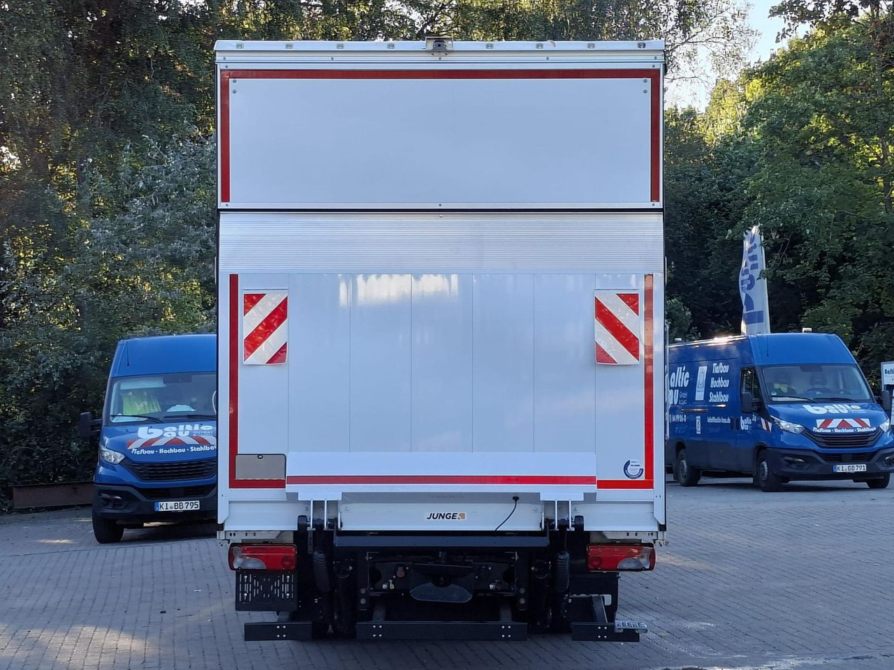 Iveco ML120E25/P JUNGE KOFFER LBW 1,5t AHK 185 kW (... - Closed box van: picture 5 Iveco ML120E25/P JUNGE KOFFER LBW 1,5t AHK 185 kW (... - Closed box van: picture 5