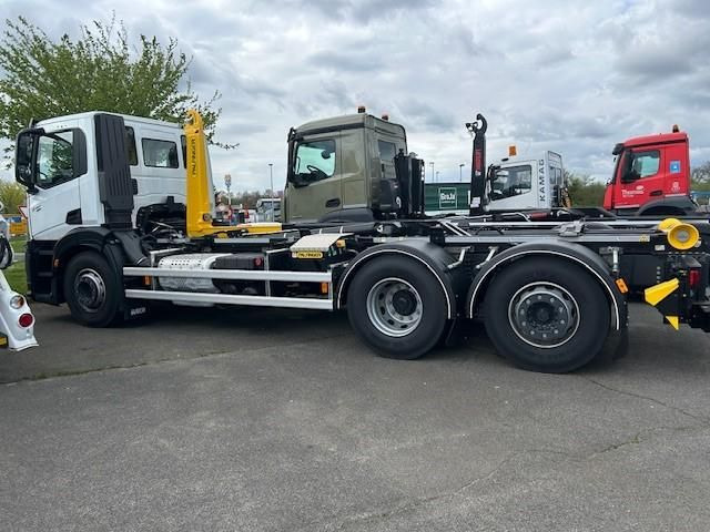 Iveco X-WAY AD280X46Y/PS ON Palfinger PH T20 SLD5 3... - Hook lift truck: picture 4 Iveco X-WAY AD280X46Y/PS ON Palfinger PH T20 SLD5 3... - Hook lift truck: picture 4