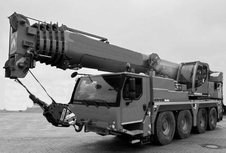 Liebherr LTM1070-4.2 – mobile crane / Mobilkrane - Mobile crane: picture 1 Liebherr LTM1070-4.2 – mobile crane / Mobilkrane - Mobile crane: picture 1