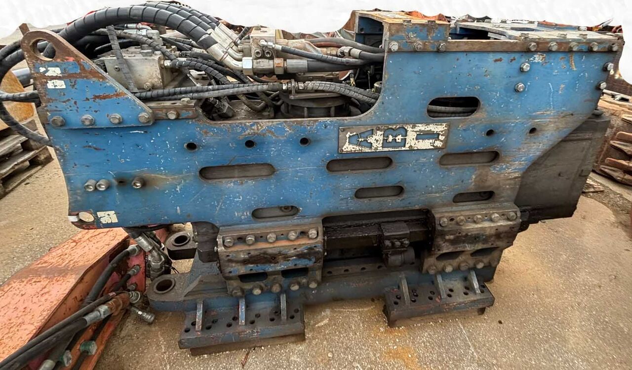 Sennebogen ZR28 – Piling Rig / Rammgerät - Drilling rig: picture 2 Sennebogen ZR28 – Piling Rig / Rammgerät - Drilling rig: picture 2