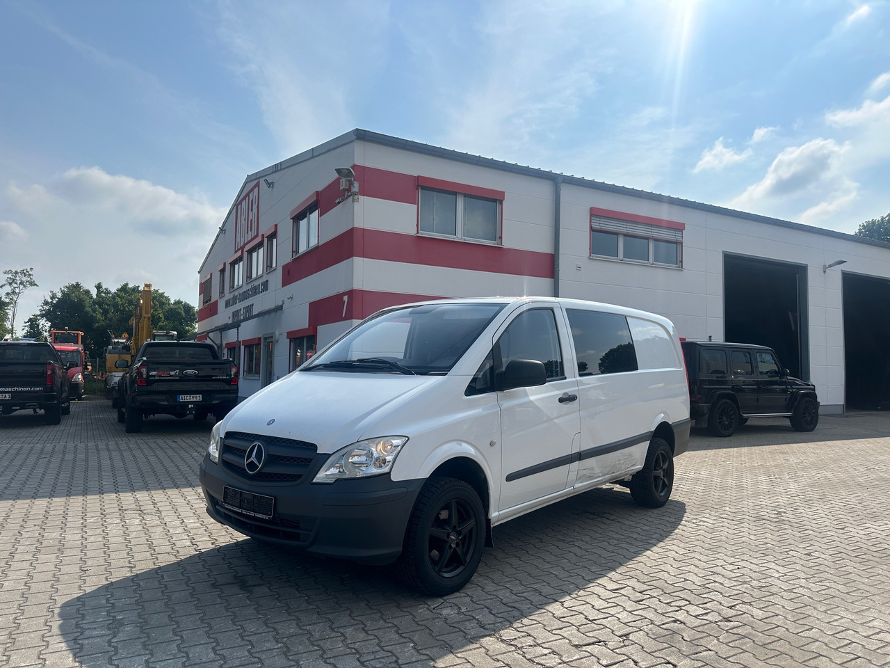Mercedes-Benz 116 CDI Vito 4x4 Allrad - Car: picture 2 Mercedes-Benz 116 CDI Vito 4x4 Allrad - Car: picture 2