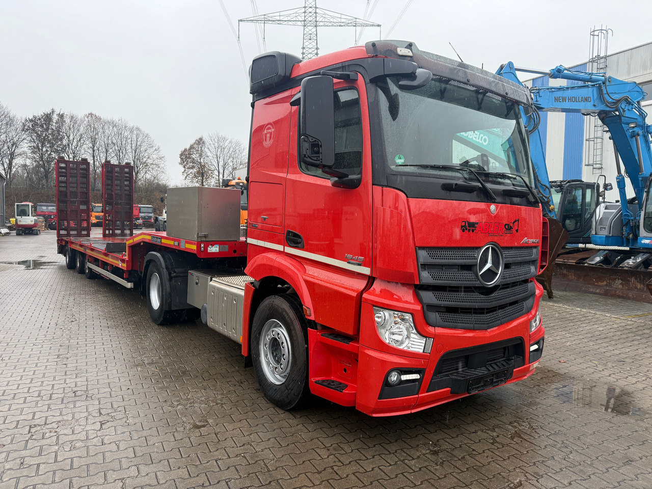 Mercedes-Benz 1845 Actros SZM mit Goldhofer Tieflader Auflieger - Tractor unit, Low loader semi-trailer: picture 3 Mercedes-Benz 1845 Actros SZM mit Goldhofer Tieflader Auflieger - Tractor unit, Low loader semi-trailer: picture 3