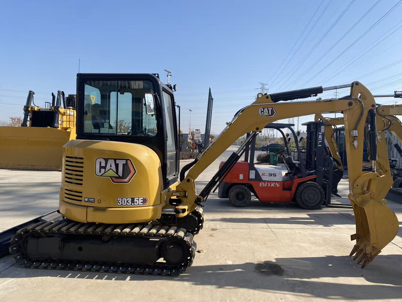 CATERPILLAR 303.5E with Rubber Pads - Mini excavator: picture 2 CATERPILLAR 303.5E with Rubber Pads - Mini excavator: picture 2