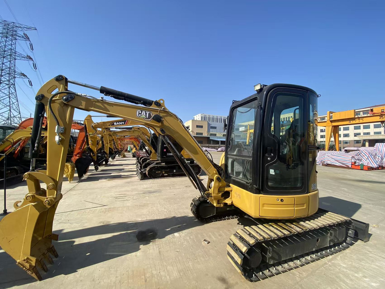 CATERPILLAR 303.5E with Rubber Pads - Mini excavator: picture 1 CATERPILLAR 303.5E with Rubber Pads - Mini excavator: picture 1