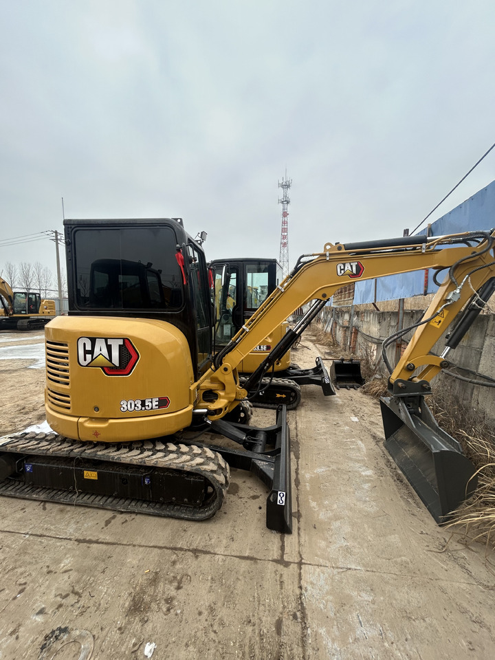 CATERPILLAR 303.5ECR - Mini excavator: picture 2 CATERPILLAR 303.5ECR - Mini excavator: picture 2