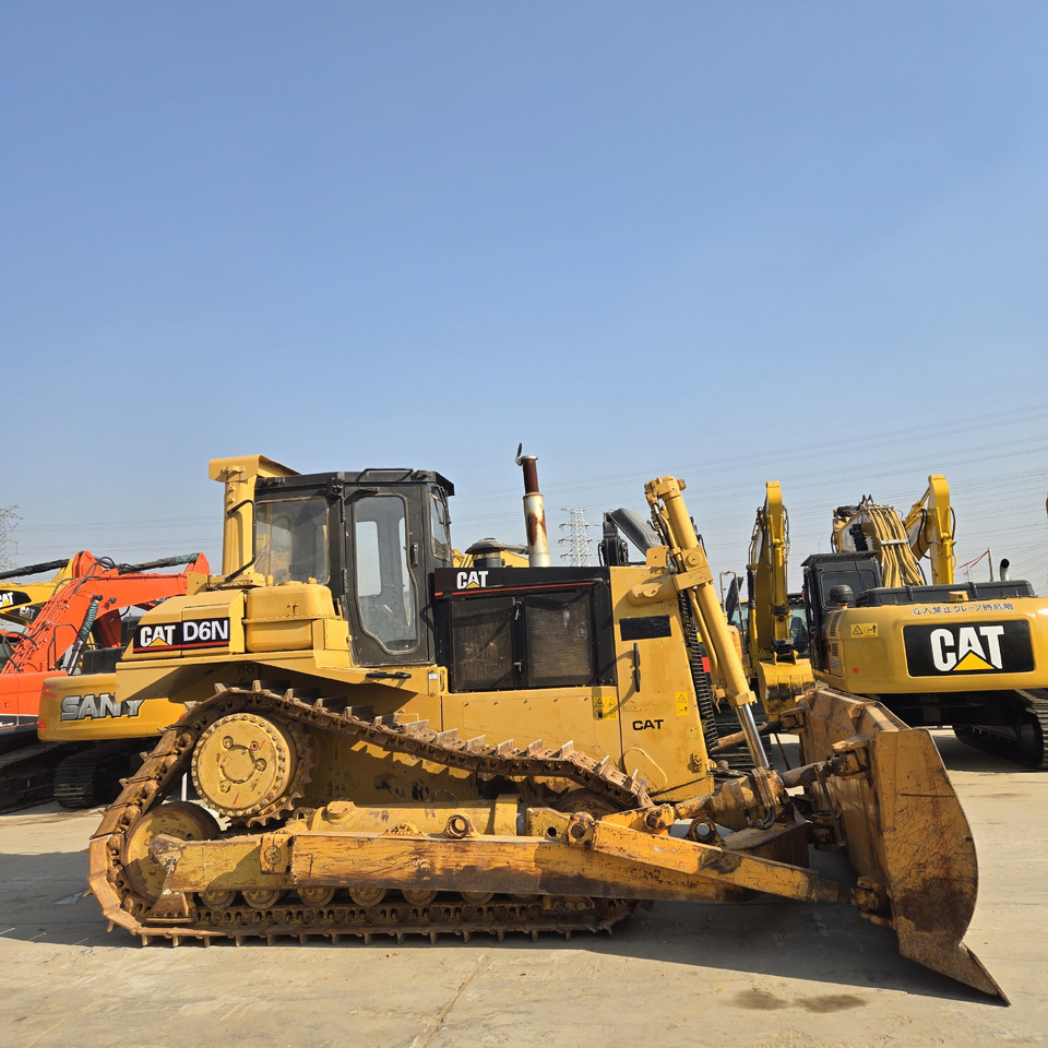 CATERPILLAR D6N - Bulldozer: picture 4 CATERPILLAR D6N - Bulldozer: picture 4