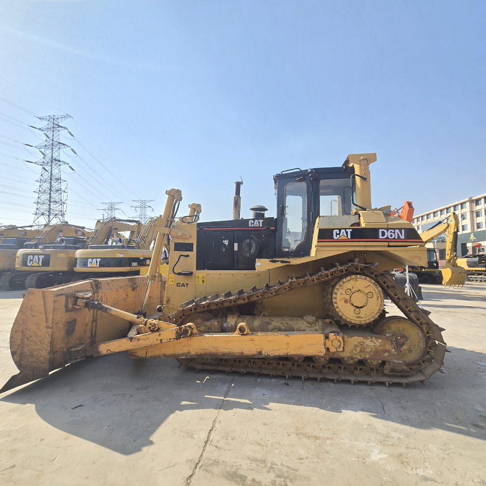 CATERPILLAR D6N - Bulldozer: picture 2 CATERPILLAR D6N - Bulldozer: picture 2