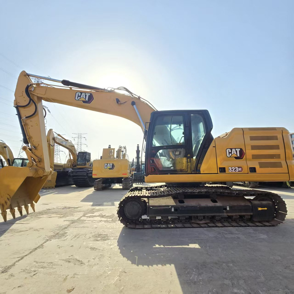 Crawler excavator Caterpillar 323GC: picture 6