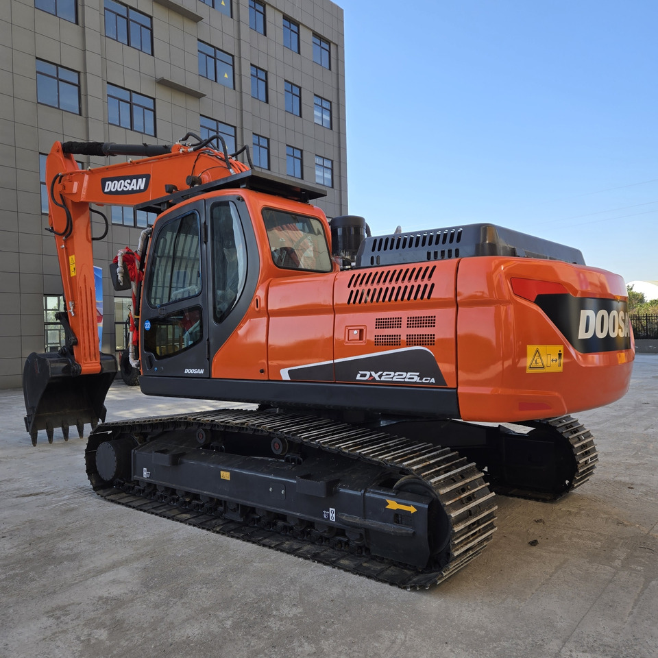 DOOSAN DX225 - Excavator: picture 5 DOOSAN DX225 - Excavator: picture 5