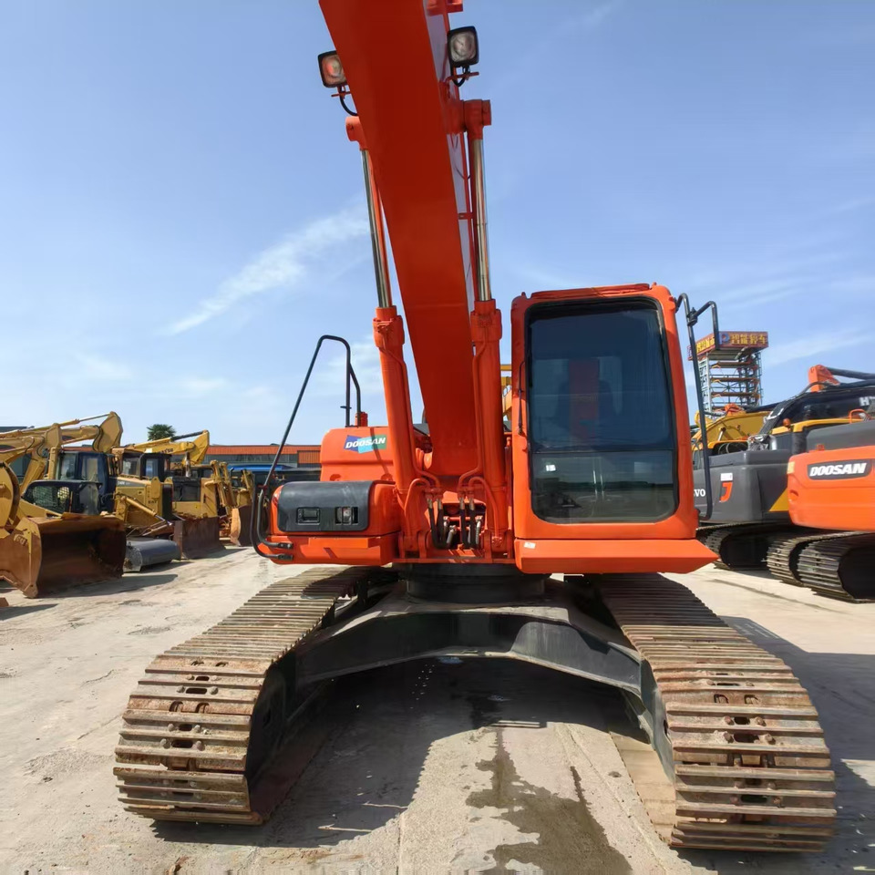 DOOSAN DX225LCA - Excavator: picture 3 DOOSAN DX225LCA - Excavator: picture 3