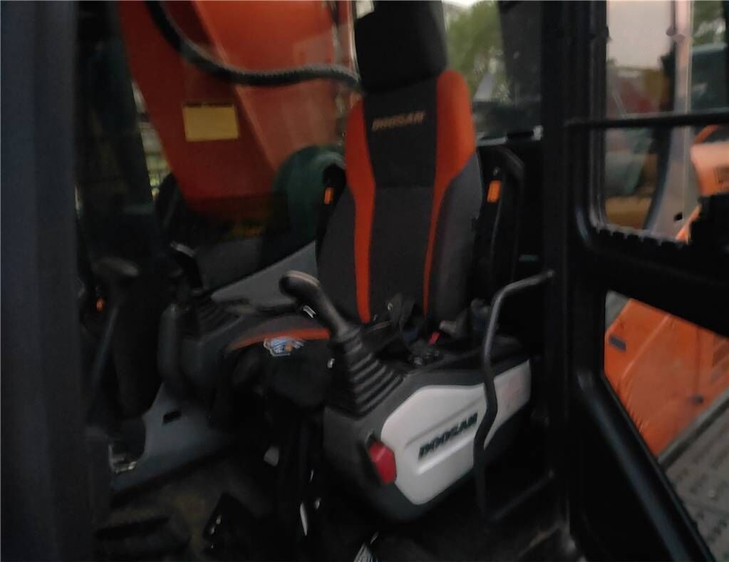 Doosan DX 530 LC-5 - Crawler excavator: picture 3 Doosan DX 530 LC-5 - Crawler excavator: picture 3