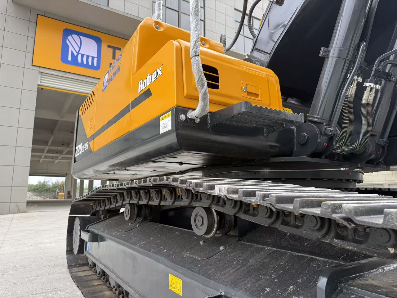 Excavator Hyudai R220LC-9S: picture 6 Excavator Hyudai R220LC-9S: picture 6