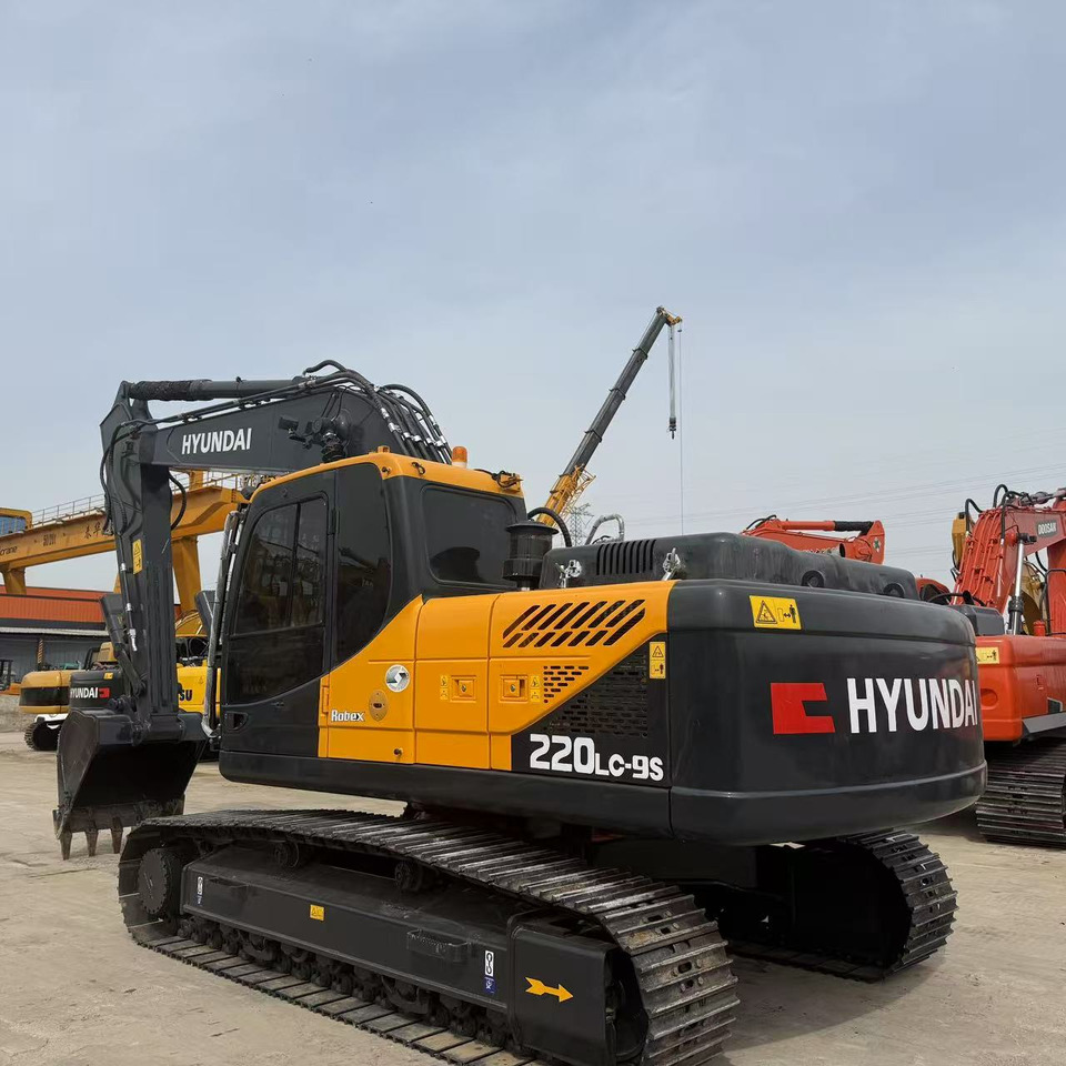 Hyundai 220LC-9S - Crawler excavator: picture 3 Hyundai 220LC-9S - Crawler excavator: picture 3
