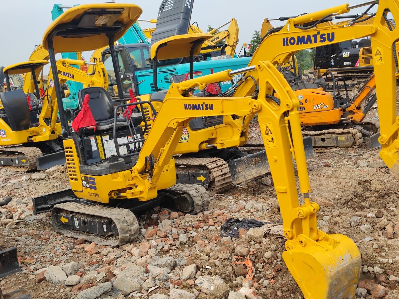 Komatsu PC18MR - Mini excavator: picture 3 Komatsu PC18MR - Mini excavator: picture 3