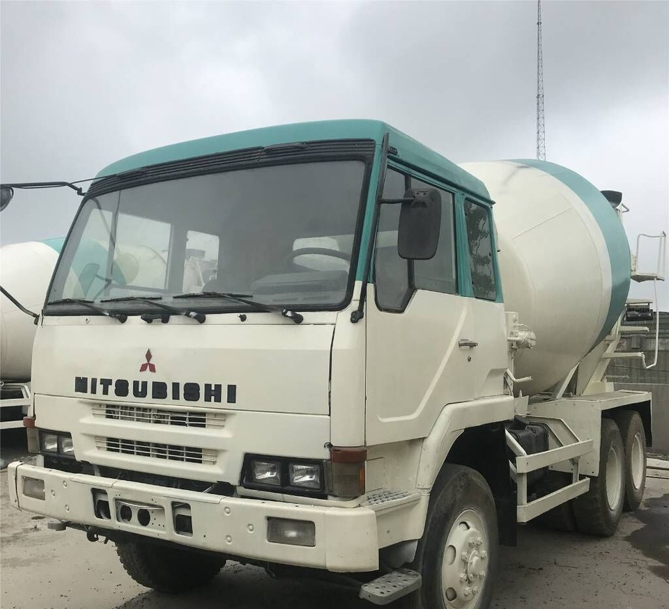 Mitsubishi FV415J - Concrete mixer truck: picture 1 Mitsubishi FV415J - Concrete mixer truck: picture 1