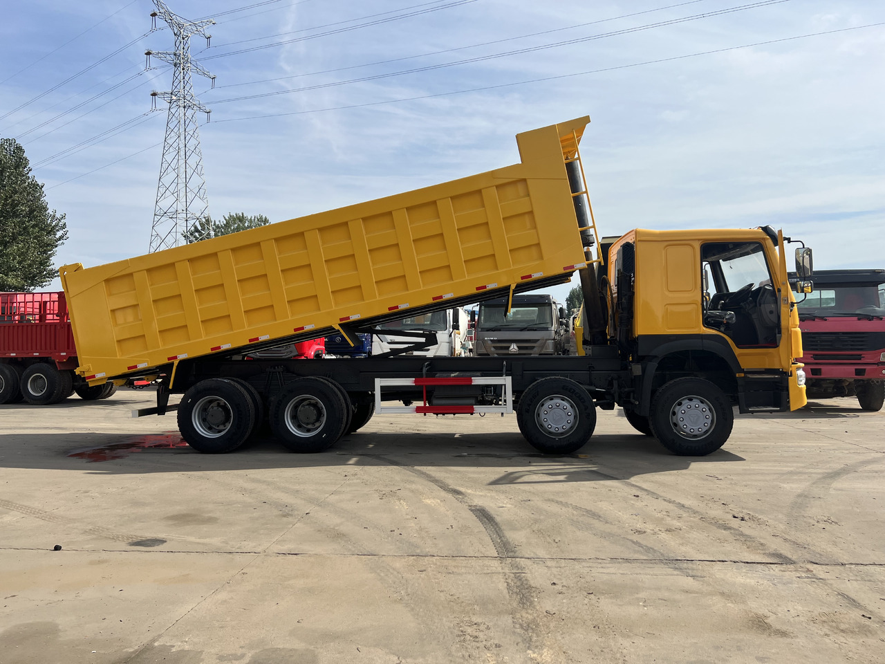 SINOTRUK HOWO 8*4 RHD - Tipper: picture 5 SINOTRUK HOWO 8*4 RHD - Tipper: picture 5