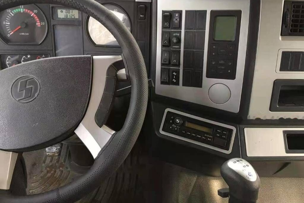 Shacman F3000 - Vacuum truck: picture 4 Shacman F3000 - Vacuum truck: picture 4