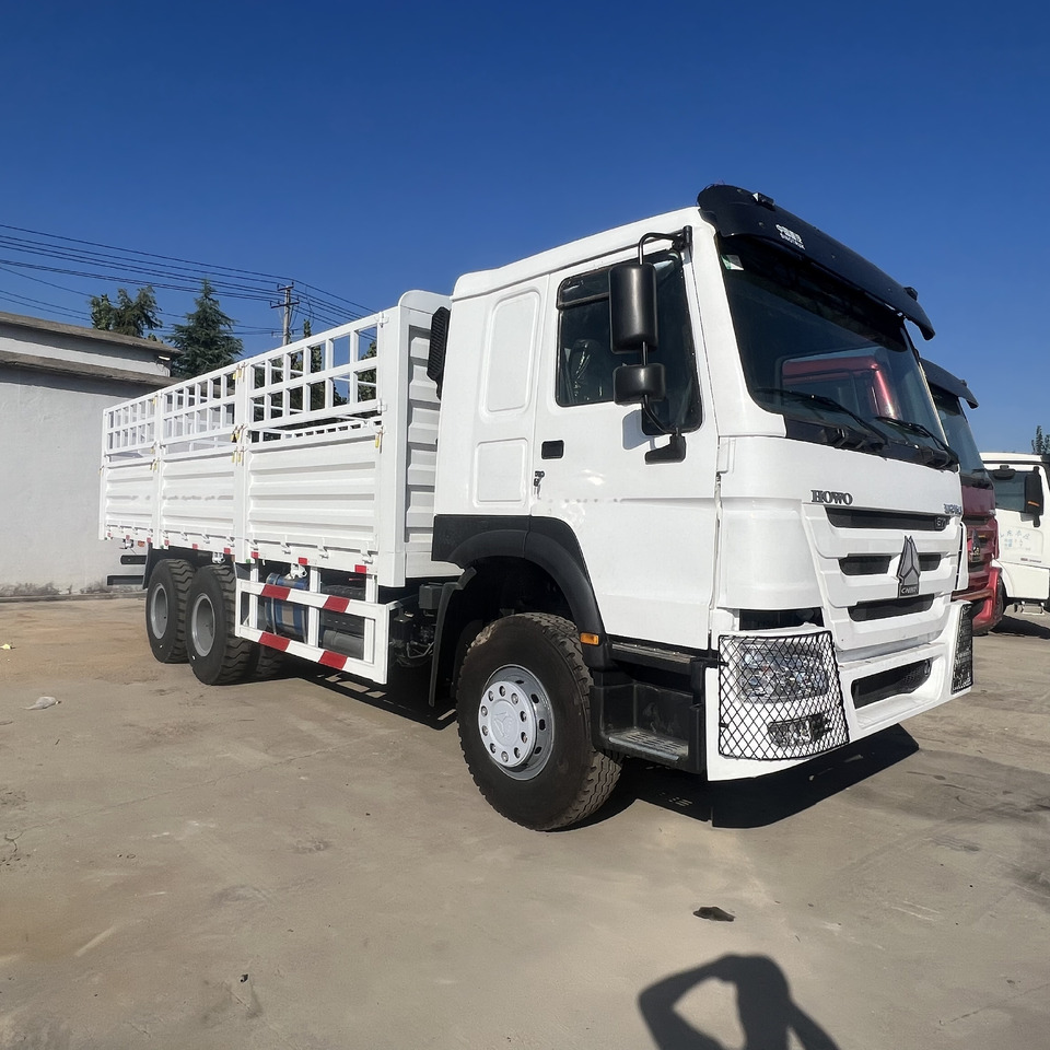 Sinotruk HOWO 371 6*4 Fence truck - Dropside/ Flatbed truck: picture 1 Sinotruk HOWO 371 6*4 Fence truck - Dropside/ Flatbed truck: picture 1