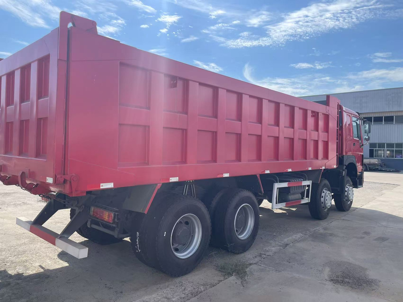 Sinotruk HOWO 371 8*4 Dump truck - Tipper: picture 2 Sinotruk HOWO 371 8*4 Dump truck - Tipper: picture 2