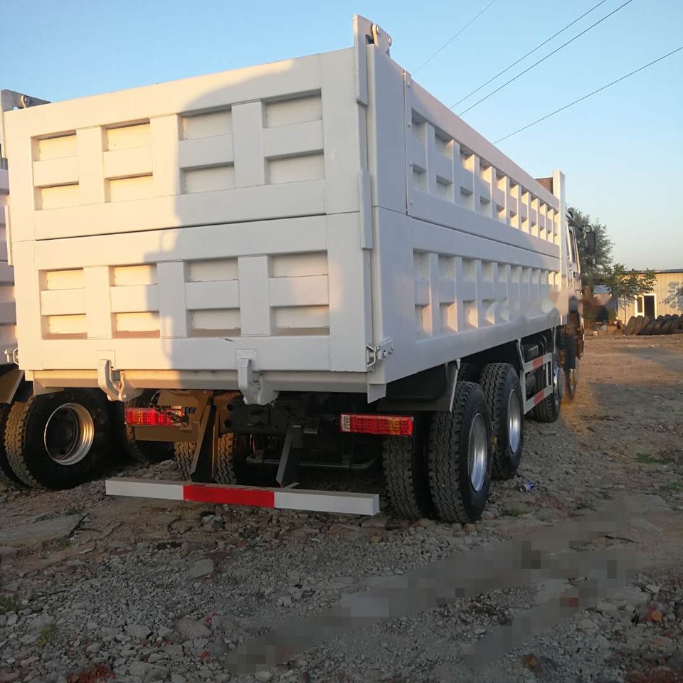 Sinotruk HOWO 8*4 dump truck - Mini dumper: picture 3 Sinotruk HOWO 8*4 dump truck - Mini dumper: picture 3