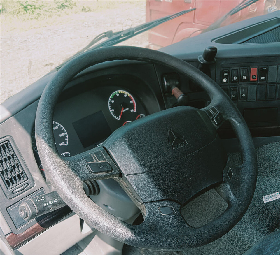 Howo 420hp 6x4 - Tractor unit: picture 5 Howo 420hp 6x4 - Tractor unit: picture 5