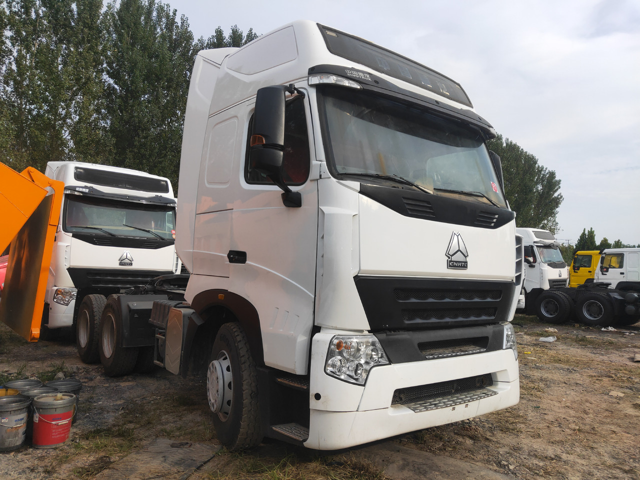 Tractor unit Sinotruk HOWO A7 6*4 Tractor: picture 6